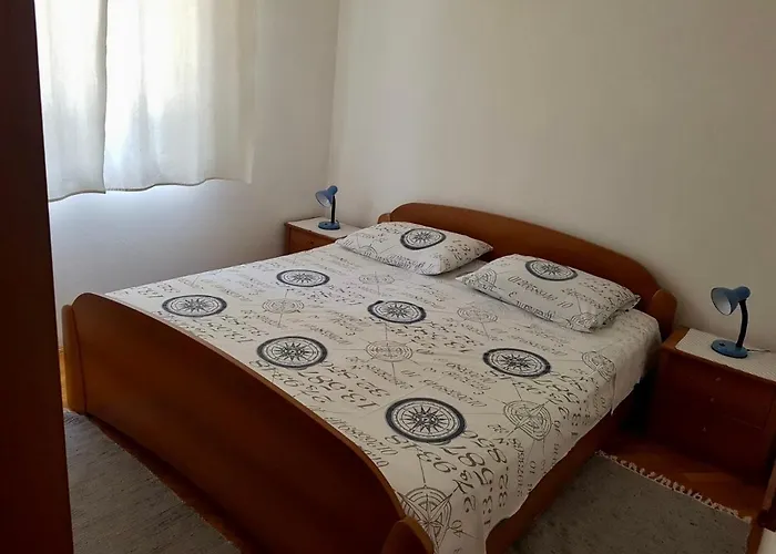 Apartment Luka Zrnovo